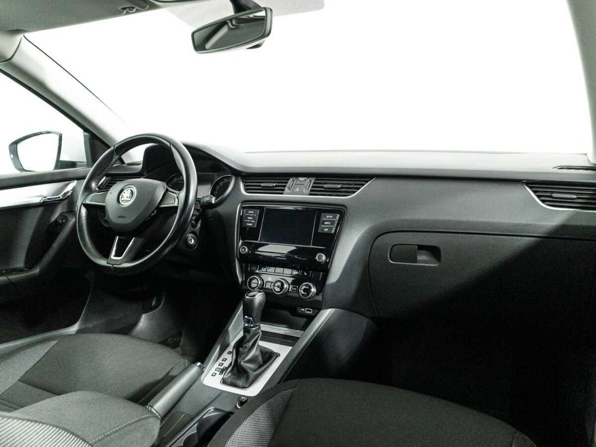 Skoda Octavia с пробегом — 2020 год. Фото: #8