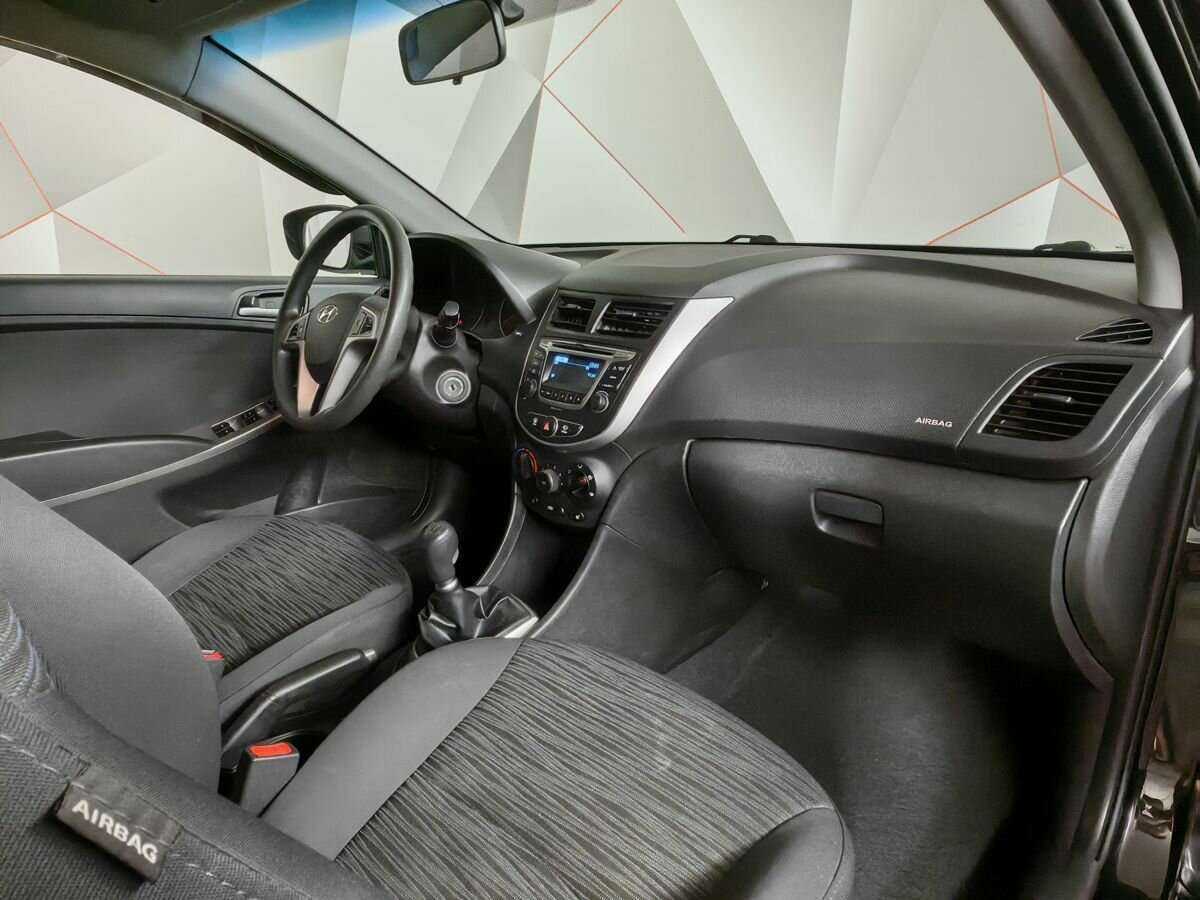 Hyundai Solaris с пробегом — 2016 год. Фото: #7