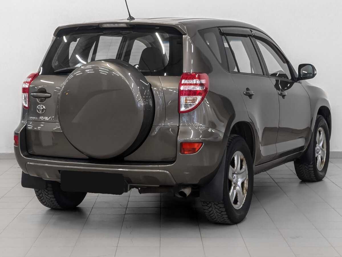 Toyota RAV4 с пробегом — 2012 год. Фото: #4