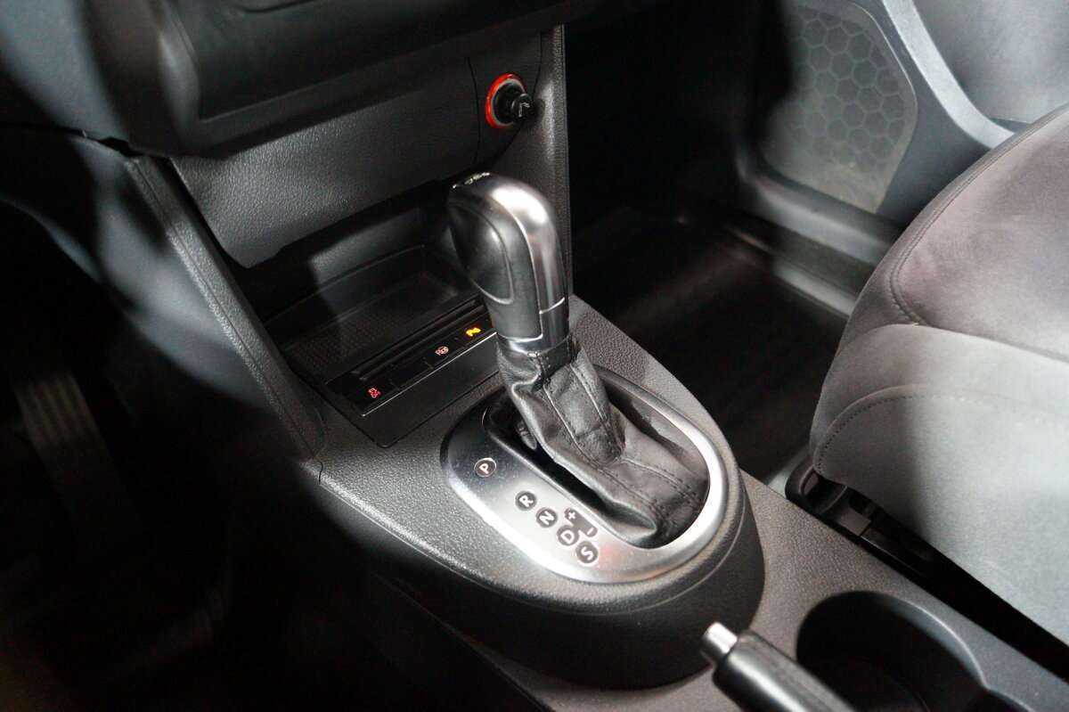 Volkswagen Touran с пробегом — 2012 год. Фото: #17
