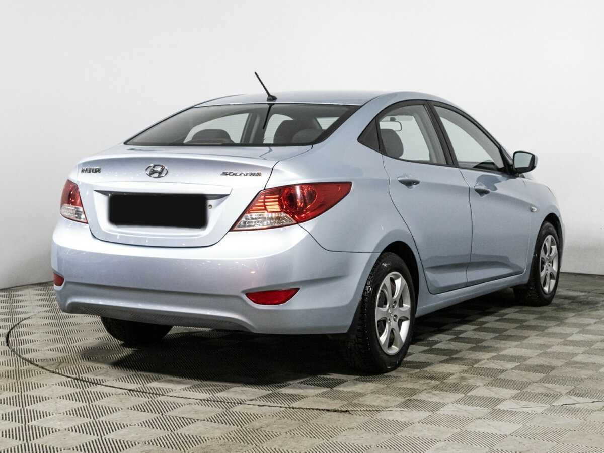 Hyundai Solaris с пробегом — 2011 год. Фото: #4