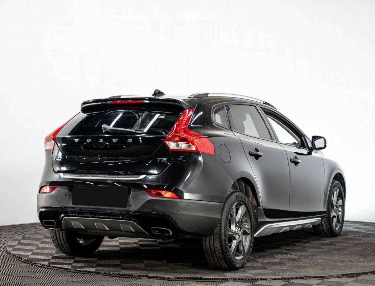 Volvo V40 Cross Country с пробегом — 2015 год. Фото: #5