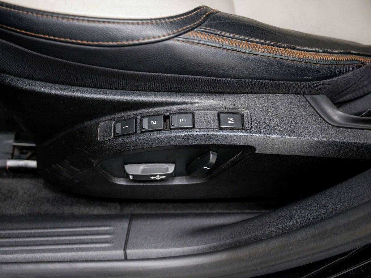 Volvo V40 Cross Country с пробегом — 2015 год. Фото: #13