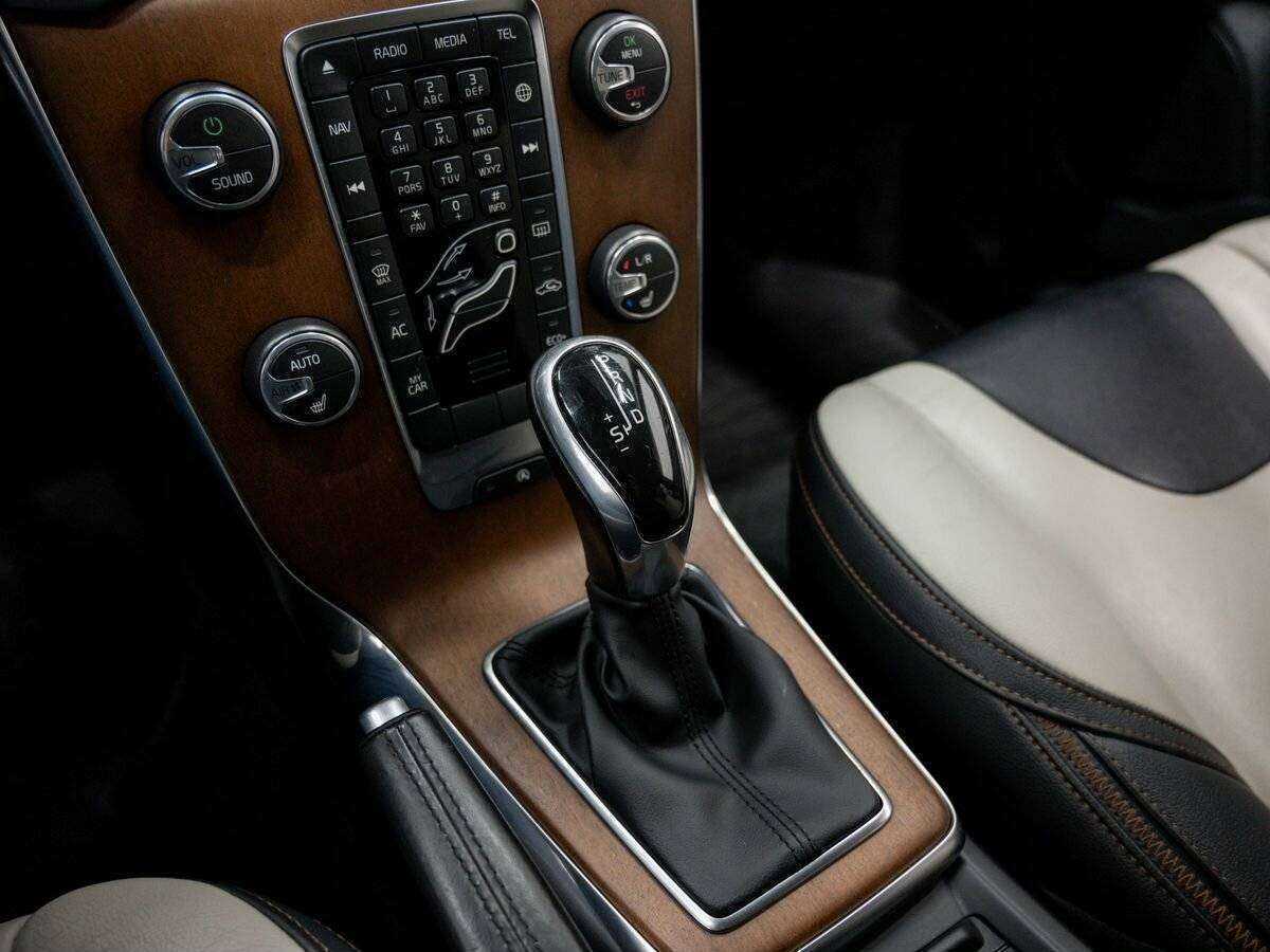 Volvo V40 Cross Country с пробегом — 2015 год. Фото: #18