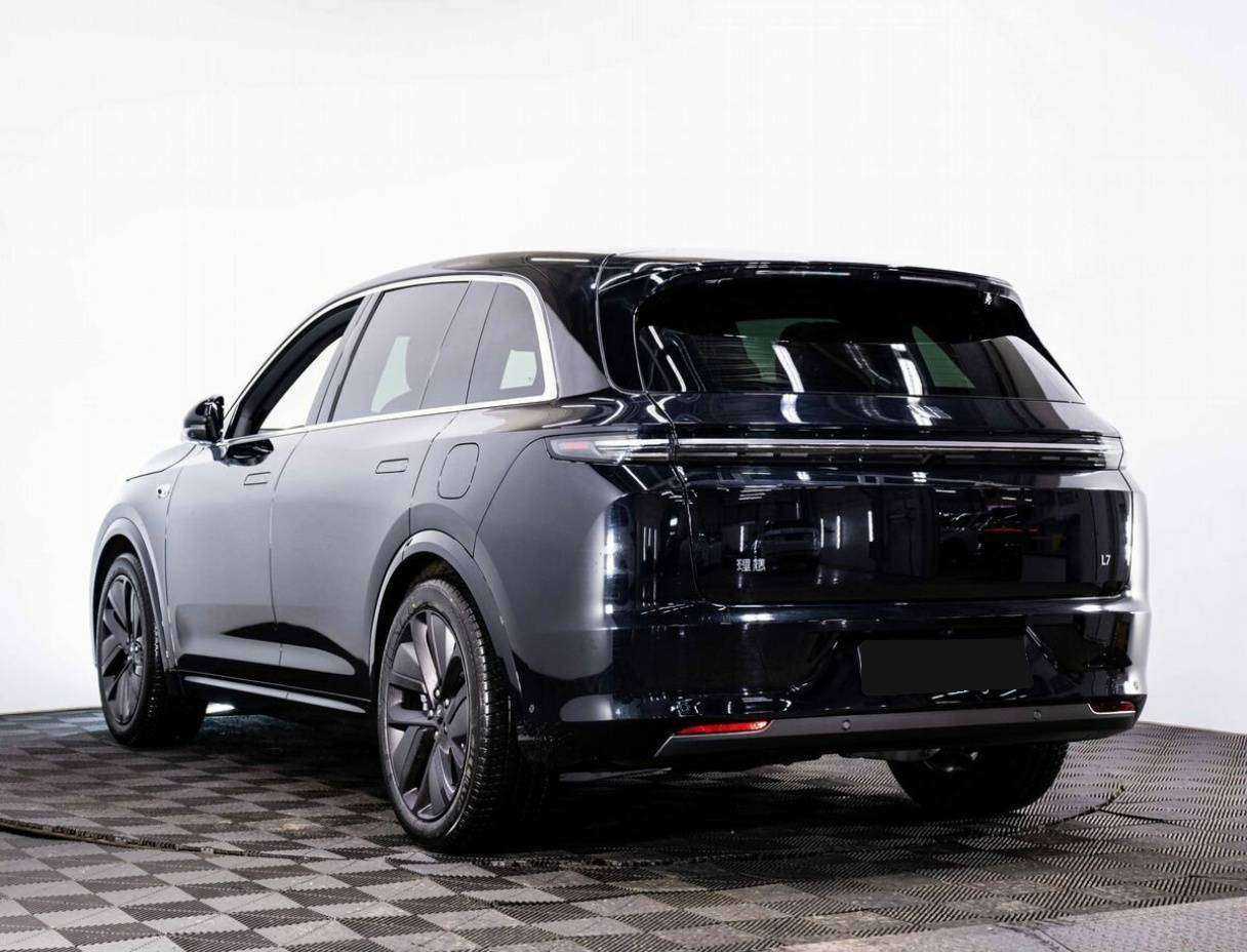LiXiang L7 с пробегом — 2024 год. Фото: #3