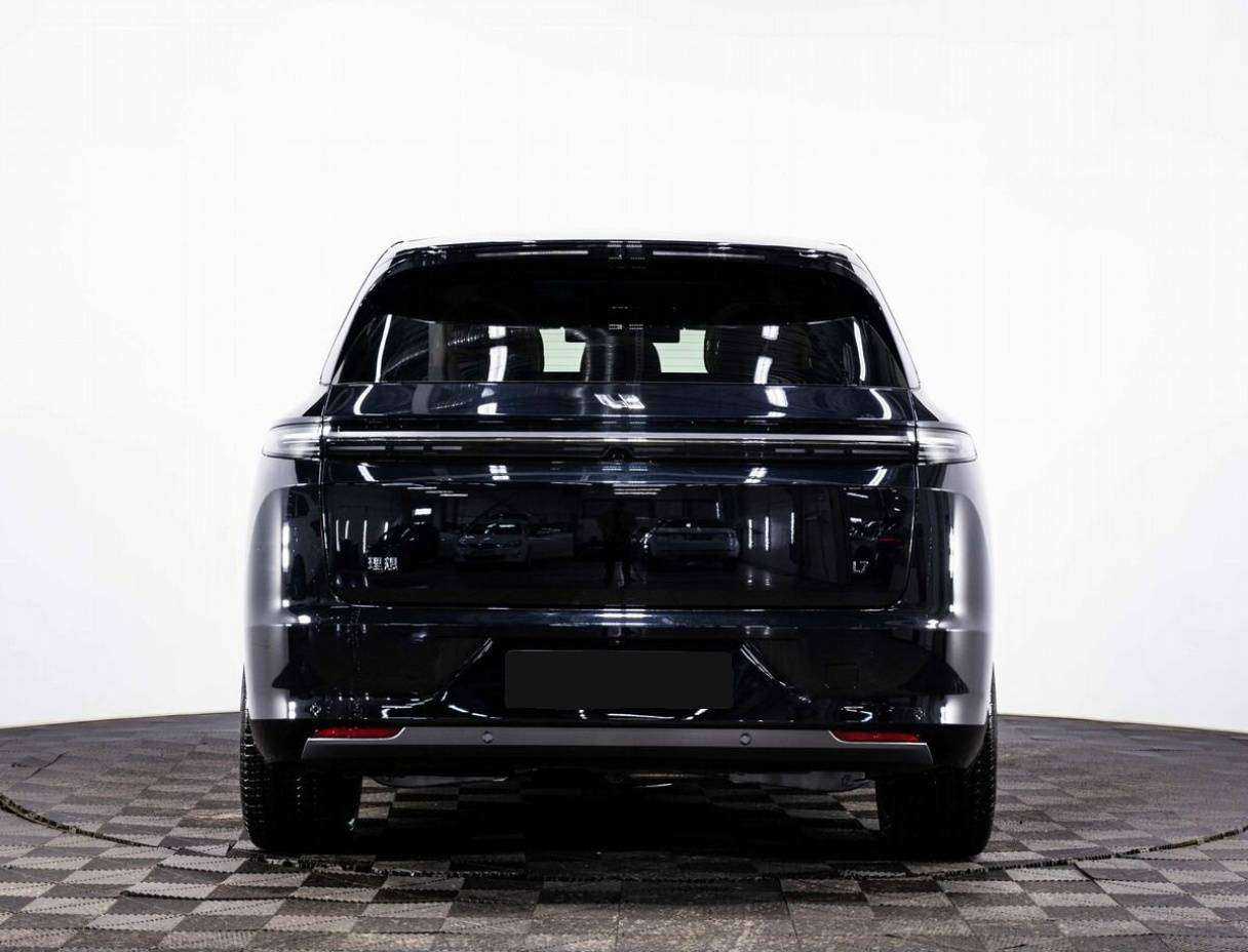 LiXiang L7 с пробегом — 2024 год. Фото: #4