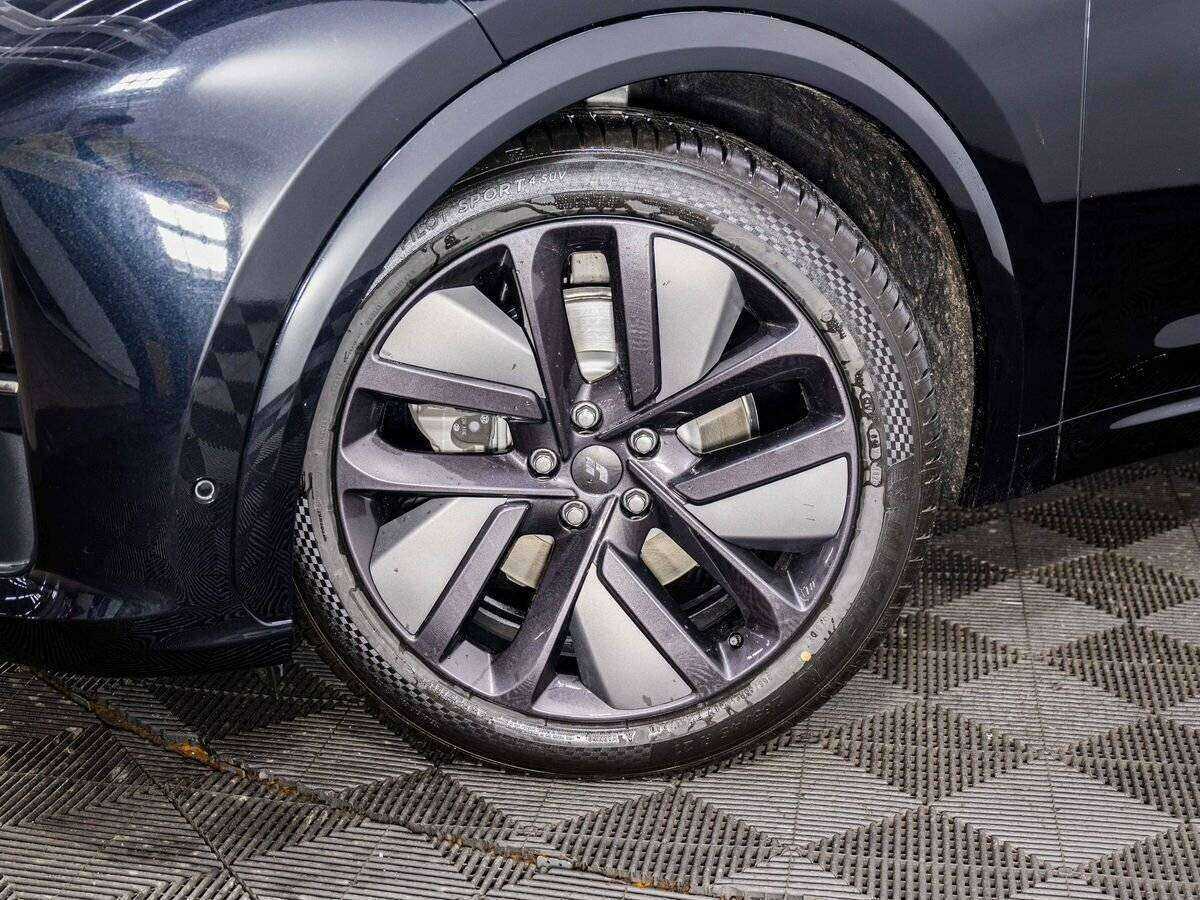 LiXiang L7 с пробегом — 2024 год. Фото: #8