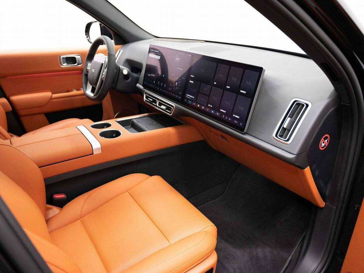 LiXiang L7 с пробегом — 2024 год. Фото: #13