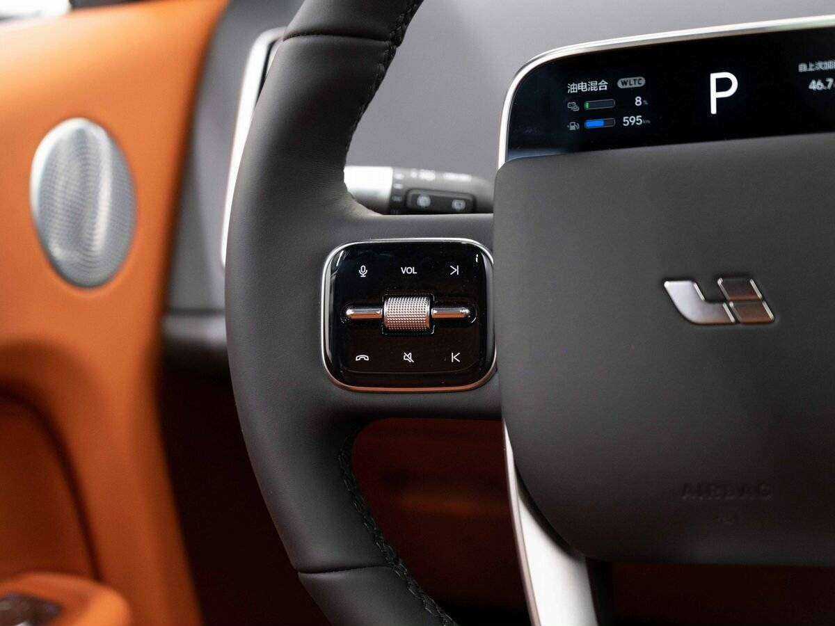 LiXiang L7 с пробегом — 2024 год. Фото: #18