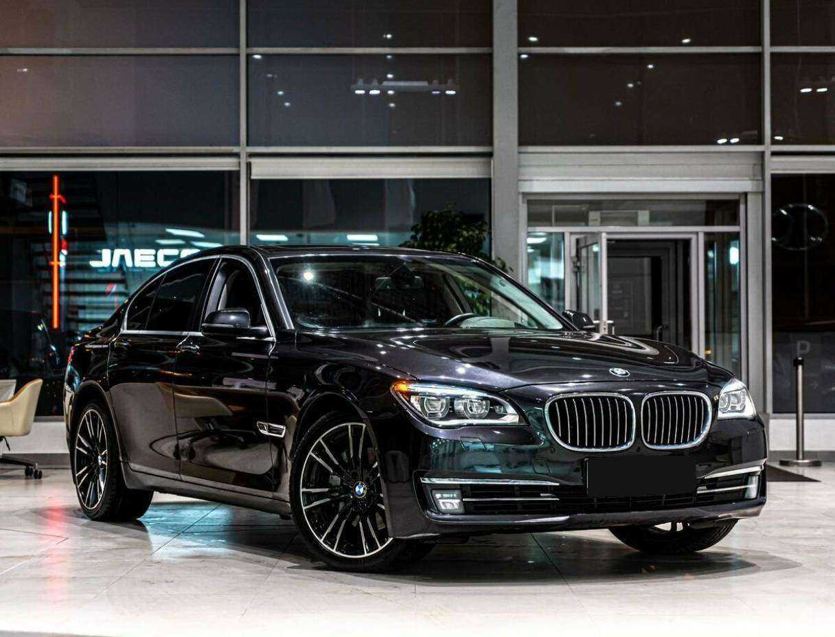 BMW 7 серии с пробегом — 2013 год. Фото: #1