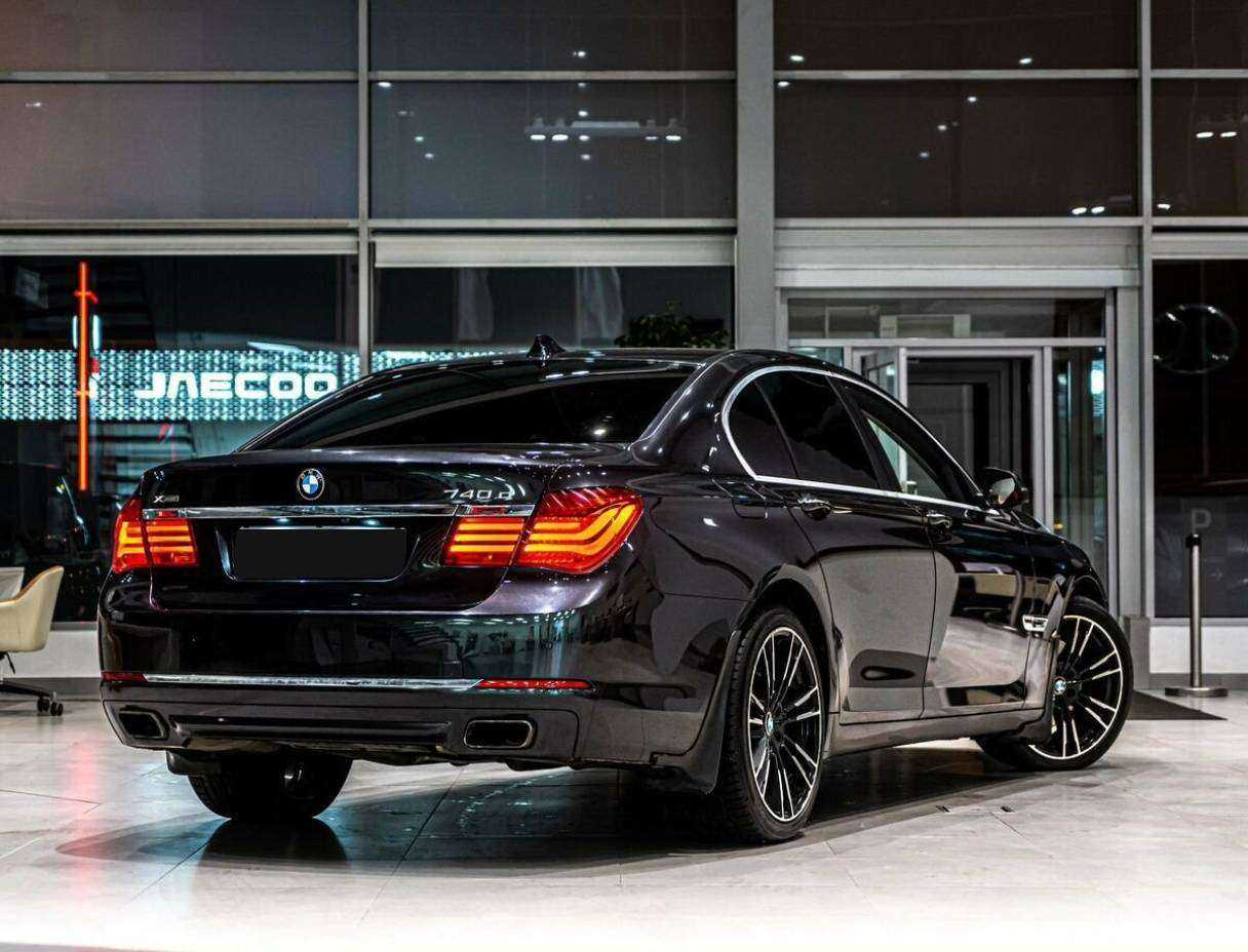 BMW 7 серии с пробегом — 2013 год. Фото: #2