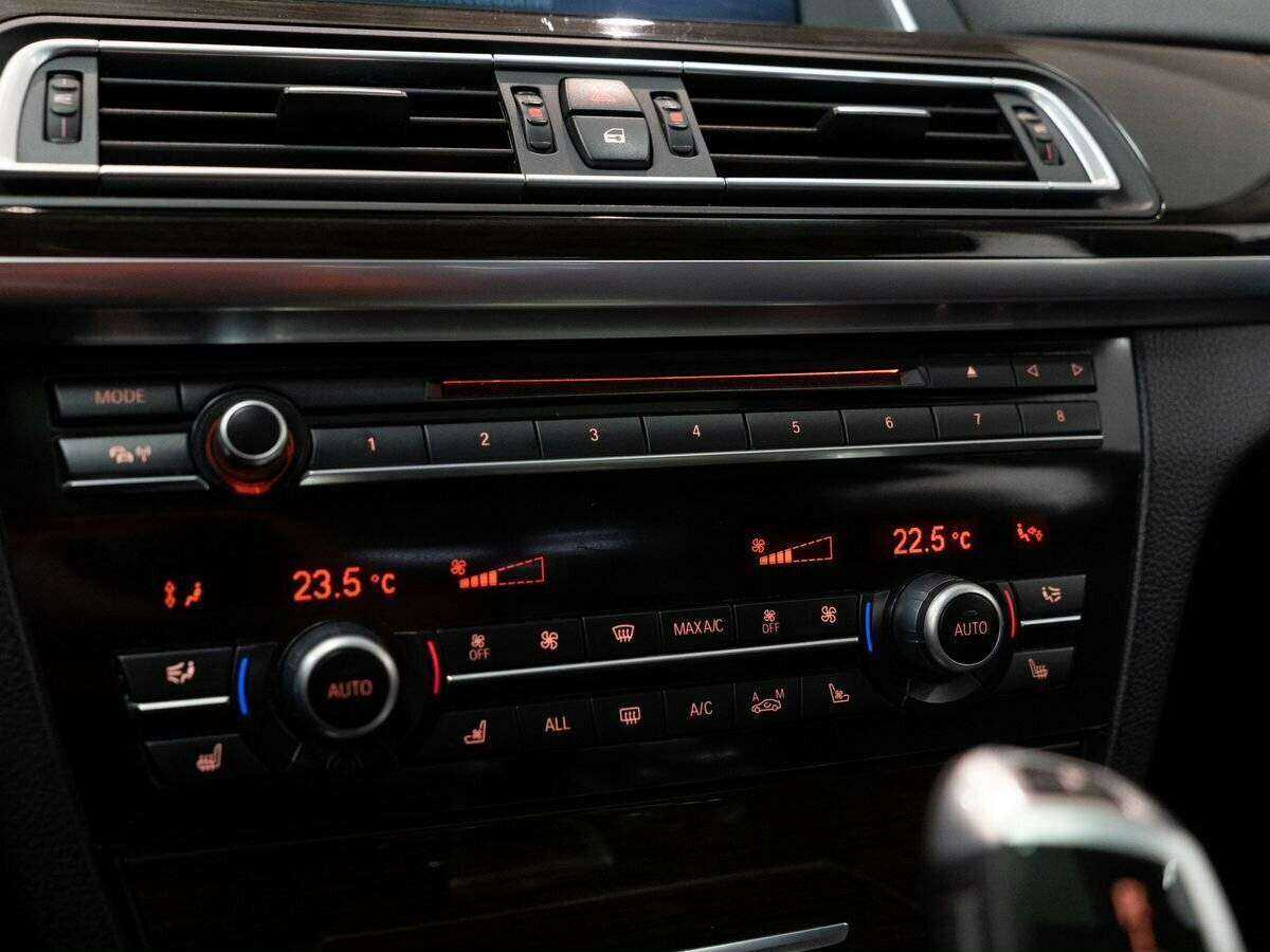 BMW 7 серии с пробегом — 2013 год. Фото: #15