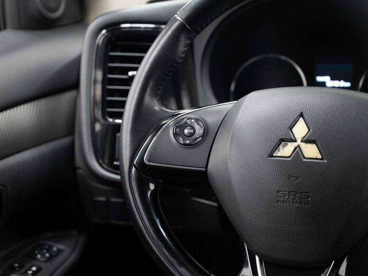 Mitsubishi Outlander с пробегом — 2017 год. Фото: #13