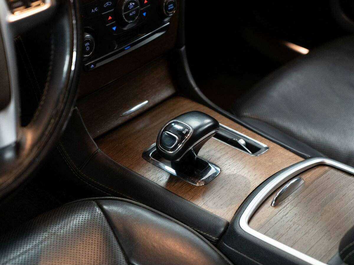 Chrysler 300C с пробегом — 2012 год. Фото: #10