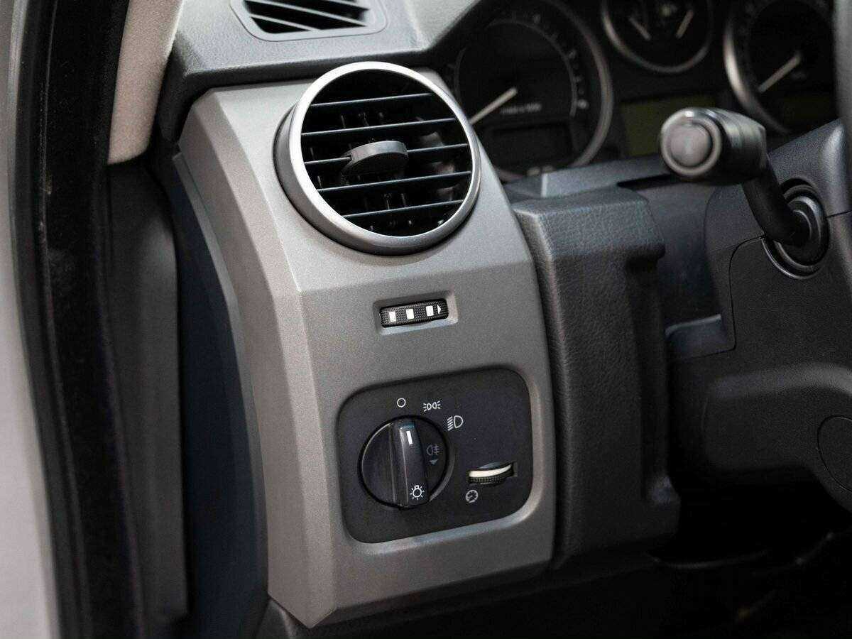 Land Rover Discovery с пробегом — 2005 год. Фото: #15