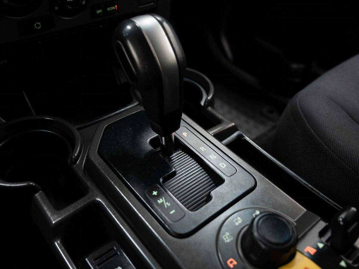 Land Rover Discovery с пробегом — 2005 год. Фото: #17