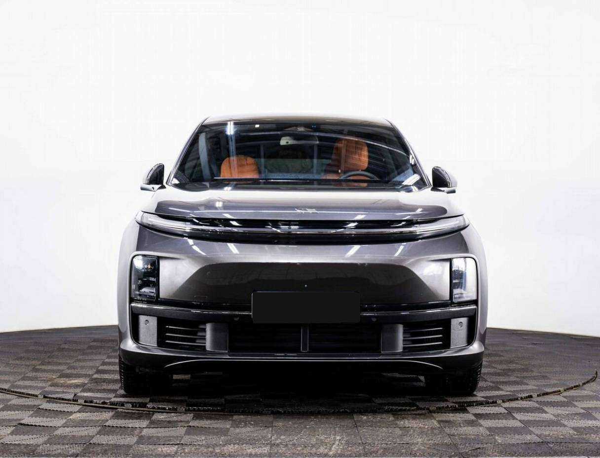 LiXiang L7 с пробегом — 2023 год. Фото: #1