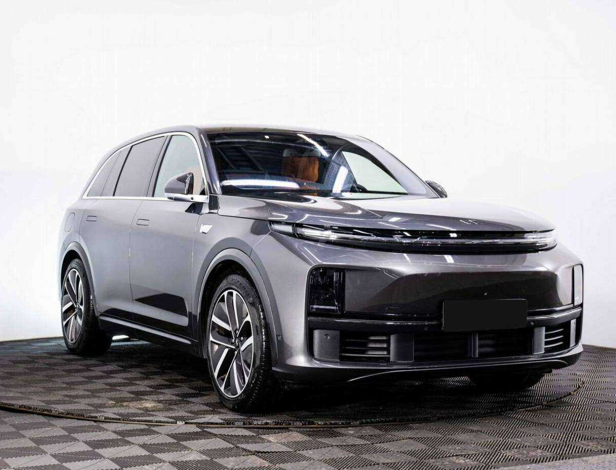 LiXiang L7 с пробегом — 2023 год. Фото: #2