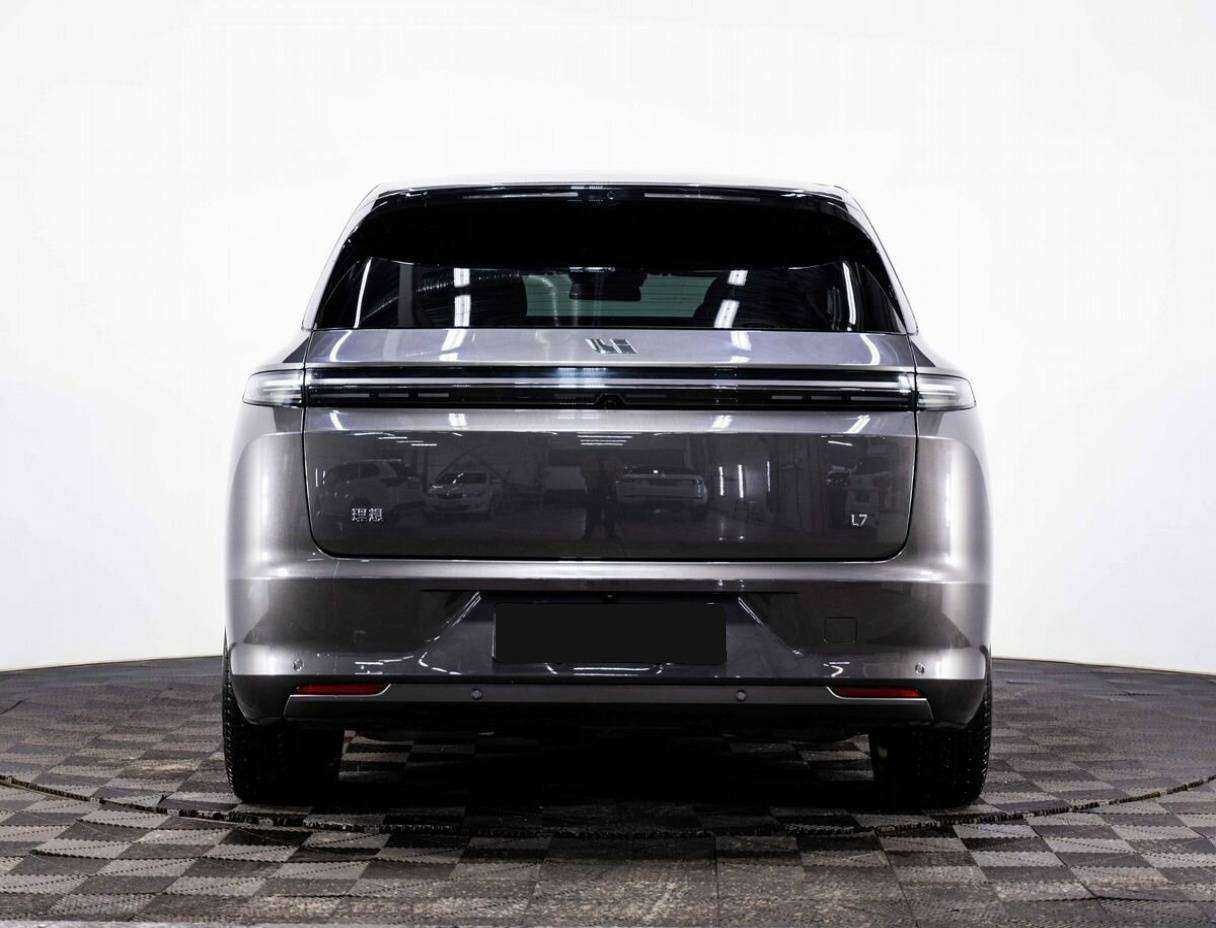 LiXiang L7 с пробегом — 2023 год. Фото: #4