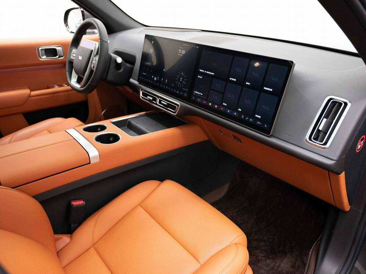 LiXiang L7 с пробегом — 2023 год. Фото: #9