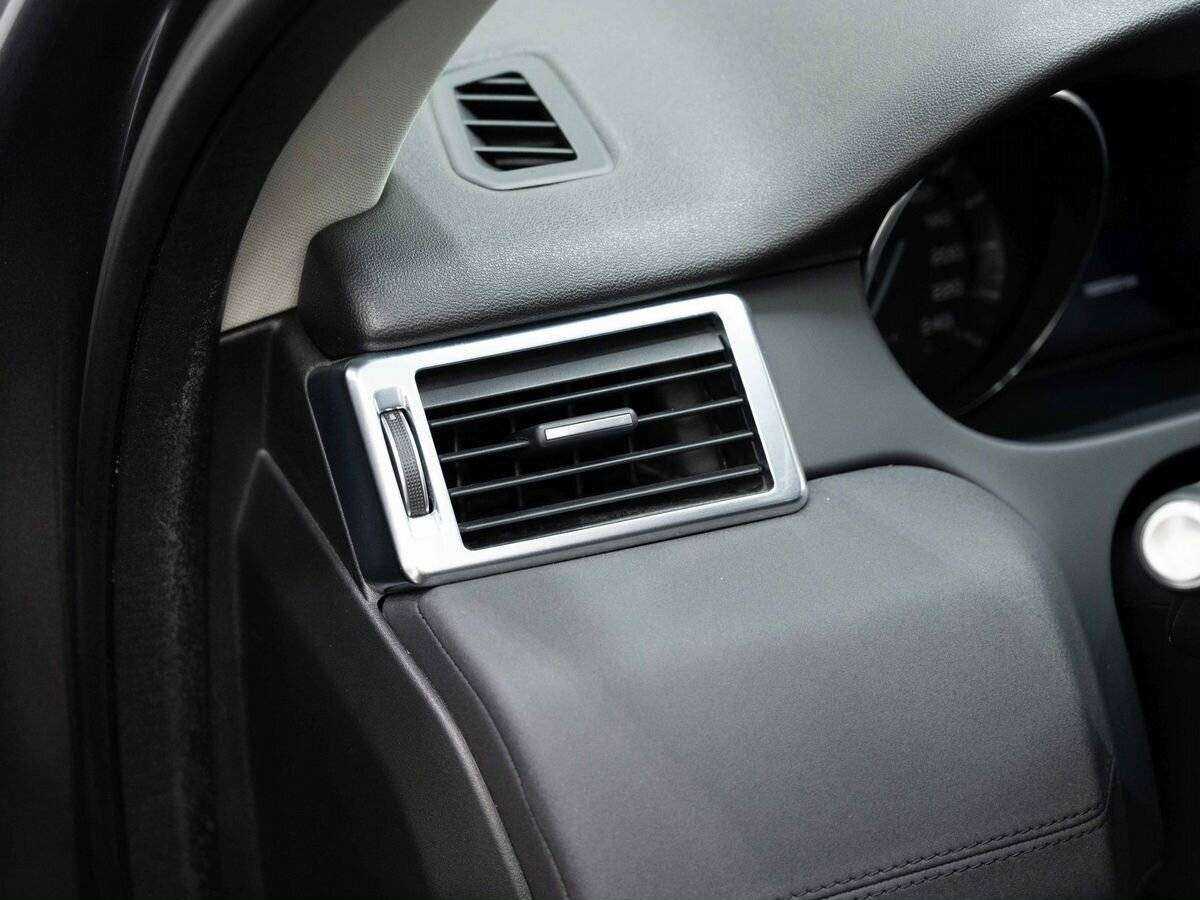 Land Rover Discovery Sport с пробегом — 2015 год. Фото: #12