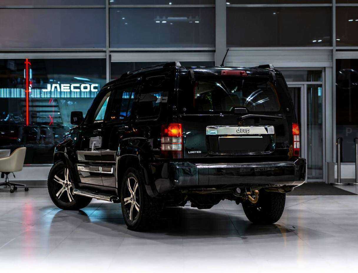 Jeep Cherokee с пробегом — 2010 год. Фото: #3