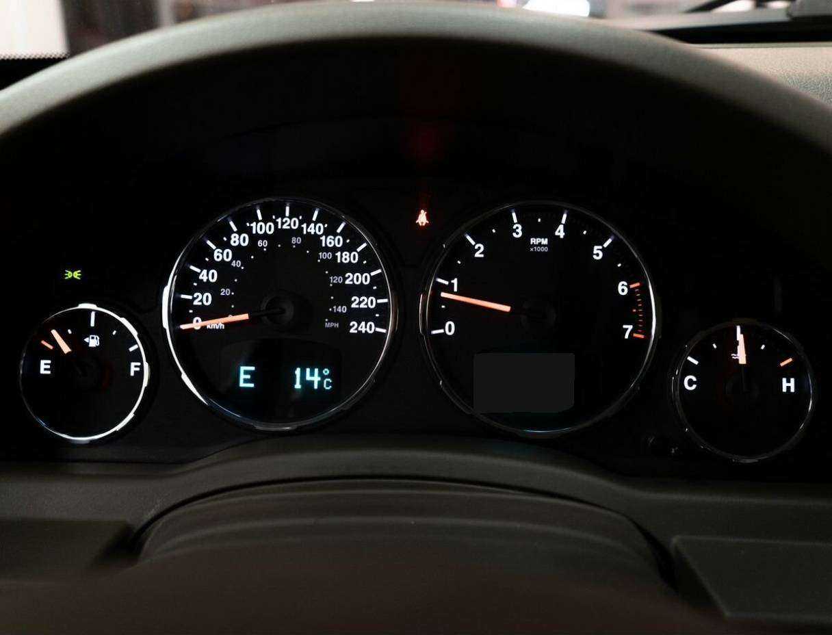 Jeep Cherokee с пробегом — 2010 год. Фото: #11