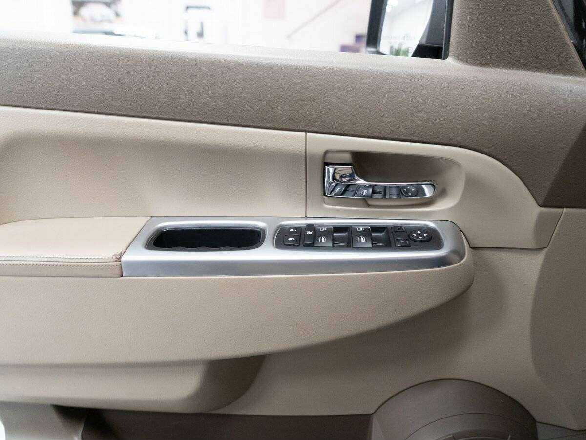 Jeep Cherokee с пробегом — 2010 год. Фото: #14