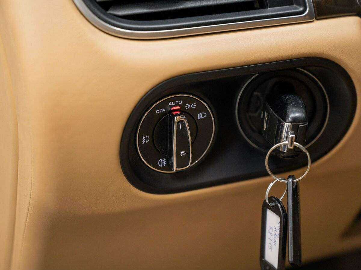 Porsche Macan с пробегом — 2014 год. Фото: #15