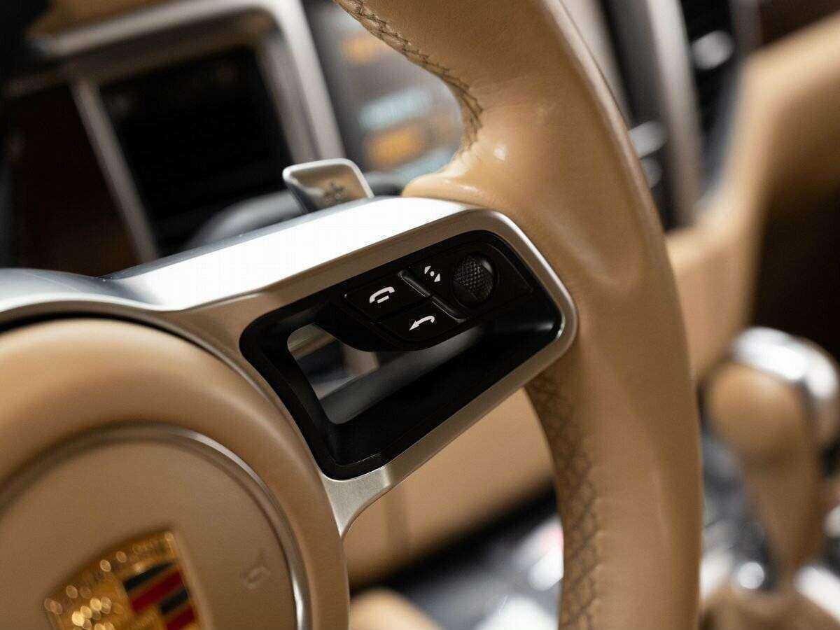 Porsche Macan с пробегом — 2014 год. Фото: #18