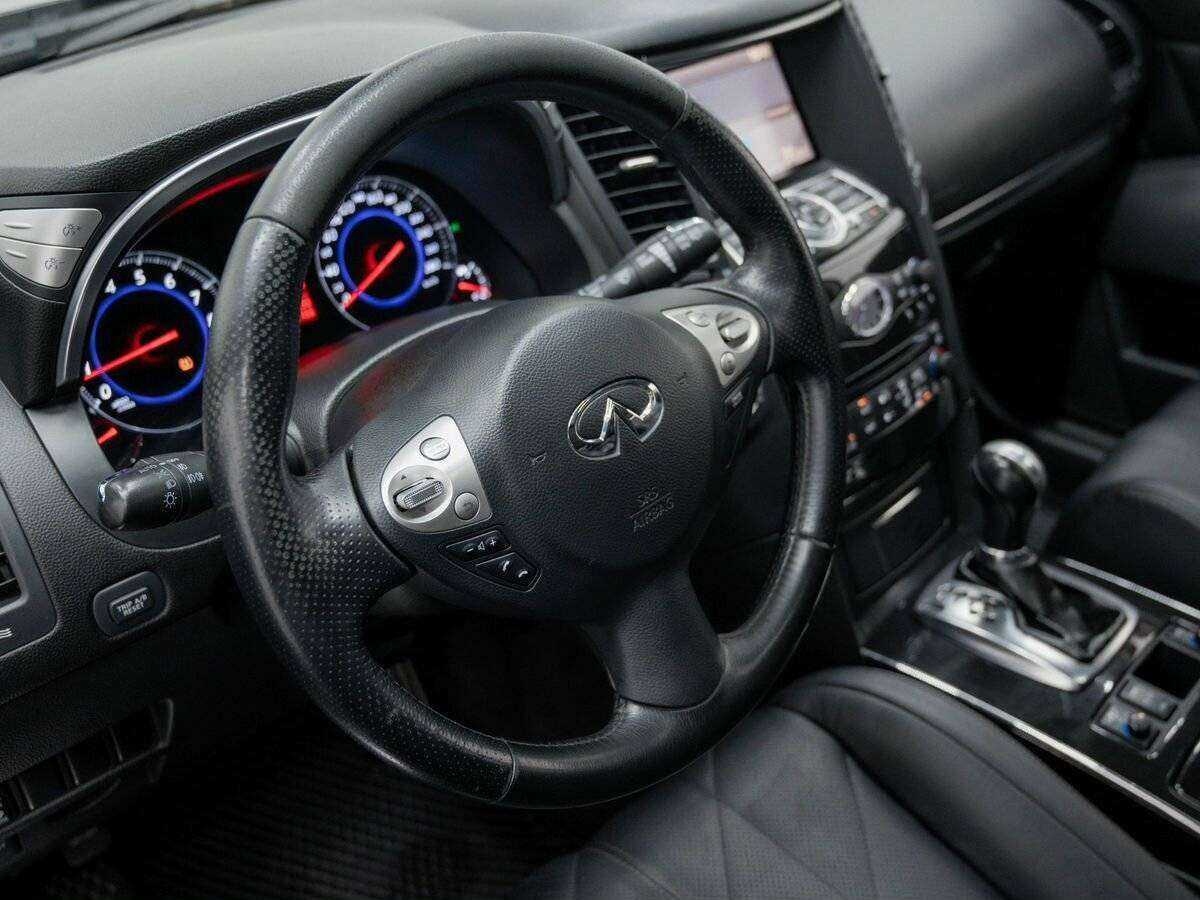 Infiniti FX с пробегом — 2009 год. Фото: #17