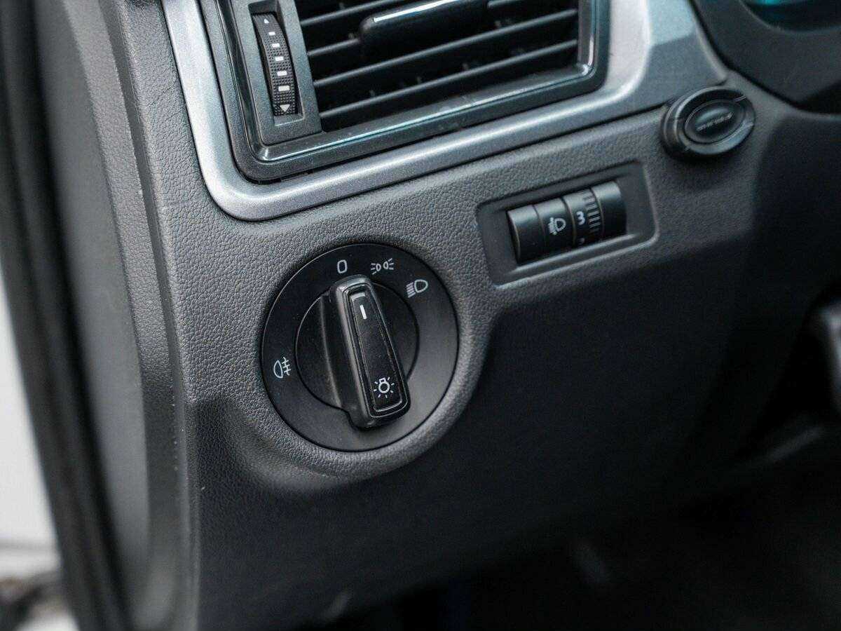 Skoda Rapid с пробегом — 2017 год. Фото: #19