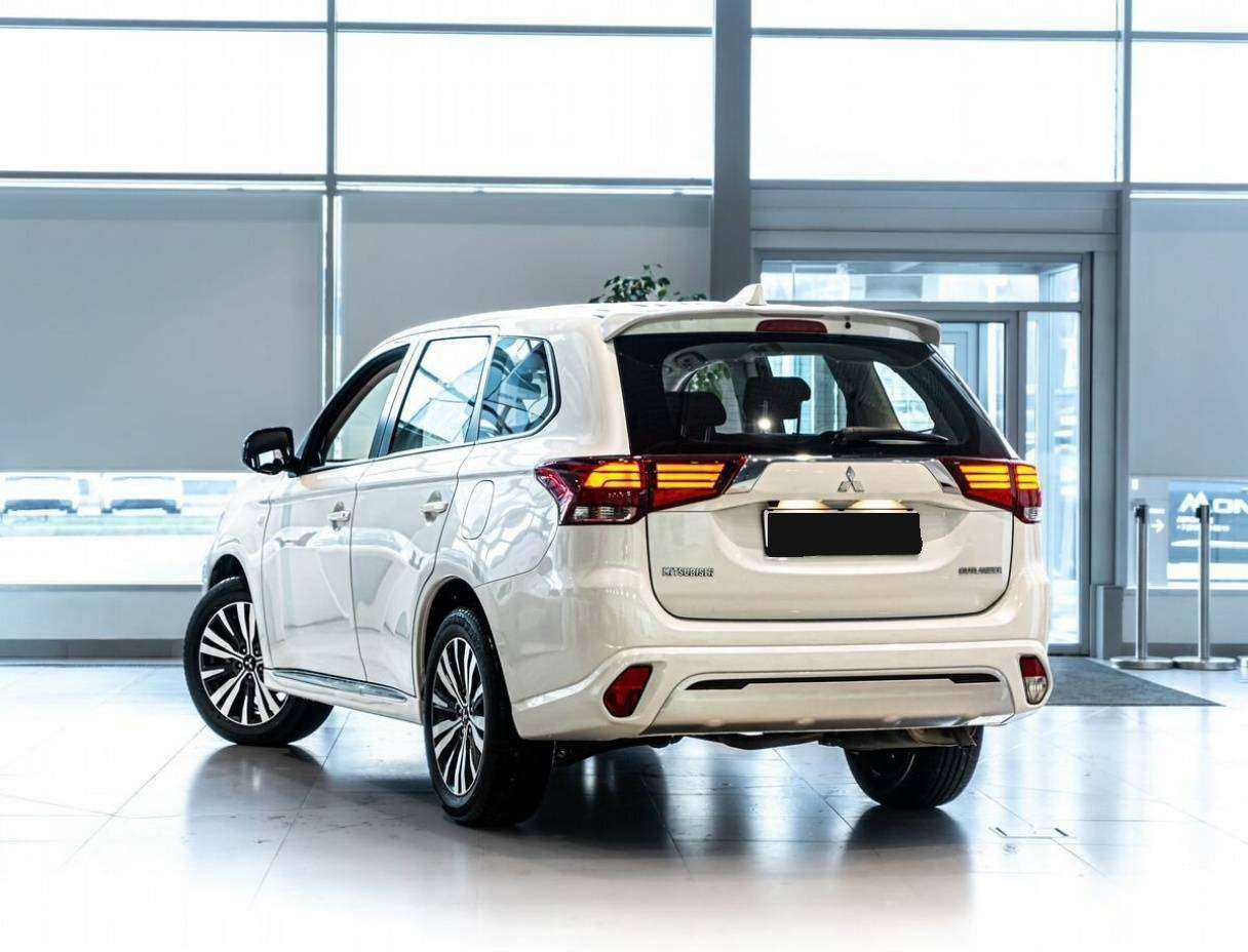 Mitsubishi Outlander с пробегом — 2022 год. Фото: #3