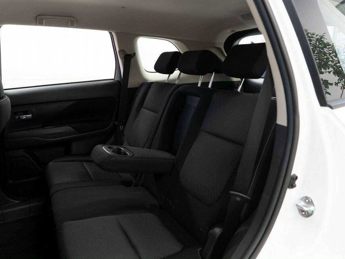 Mitsubishi Outlander с пробегом — 2022 год. Фото: #6