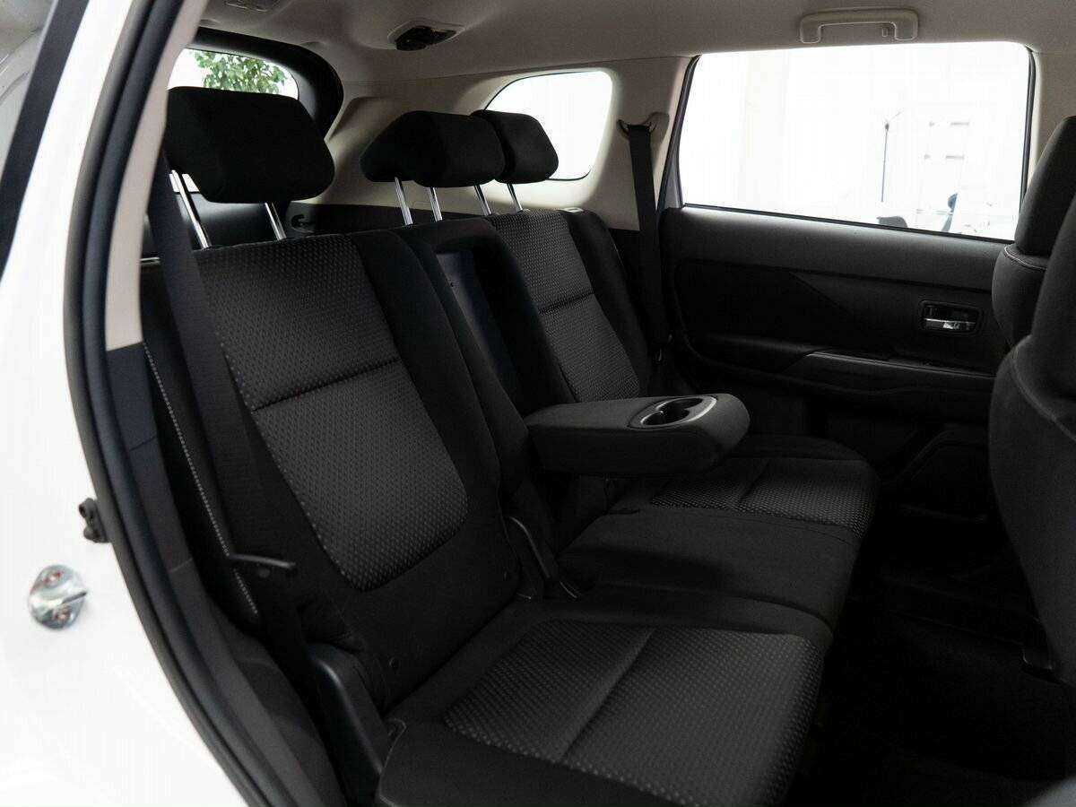 Mitsubishi Outlander с пробегом — 2022 год. Фото: #7