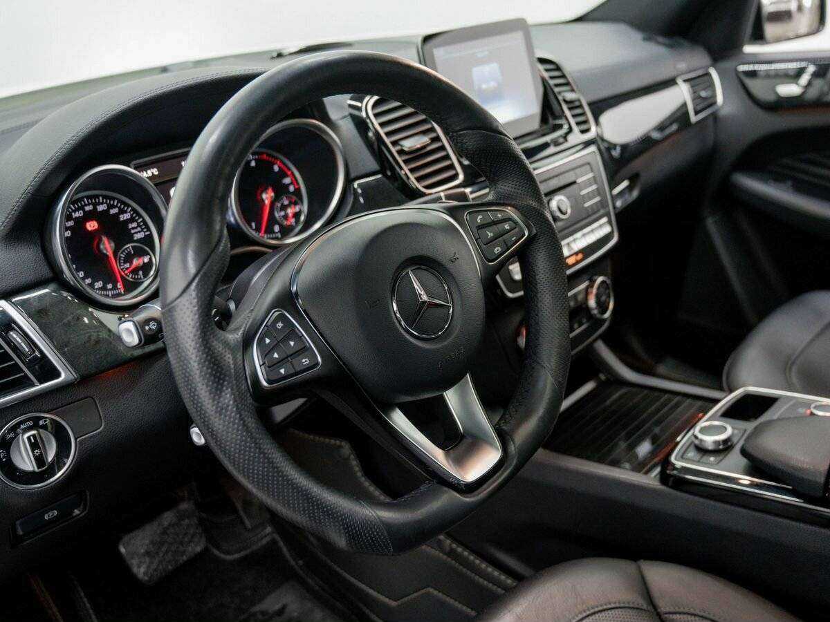 Mercedes-Benz GLE Coupe с пробегом — 2017 год. Фото: #18