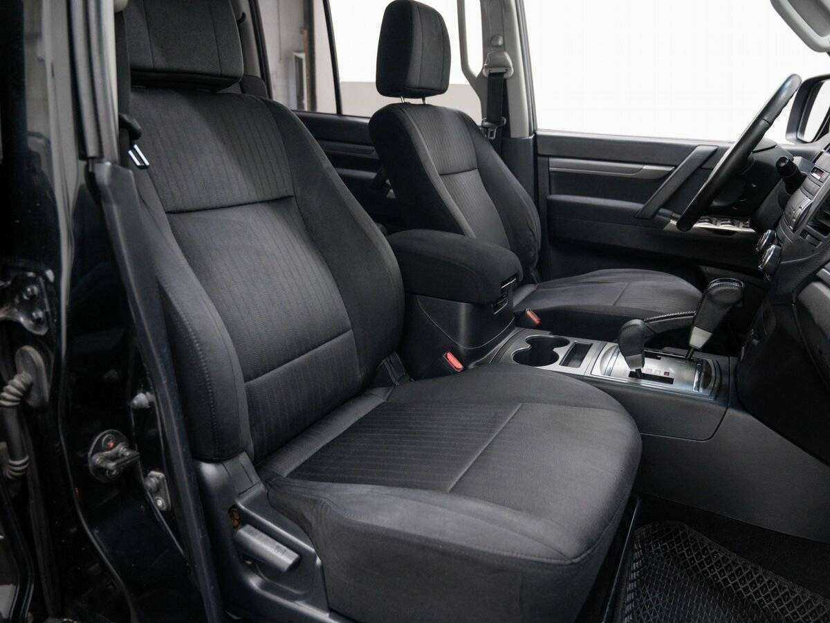 Mitsubishi Pajero с пробегом — 2011 год. Фото: #8