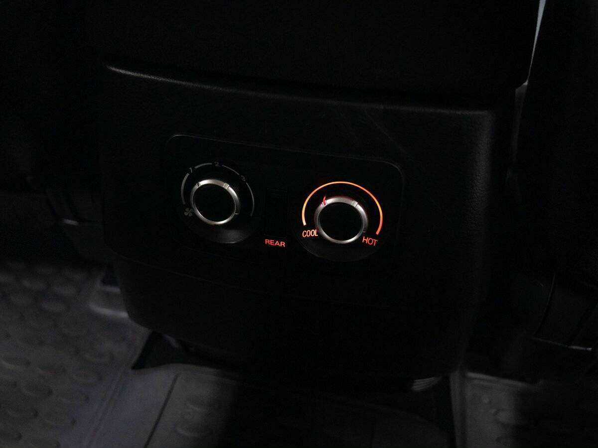 Mitsubishi Pajero с пробегом — 2011 год. Фото: #10