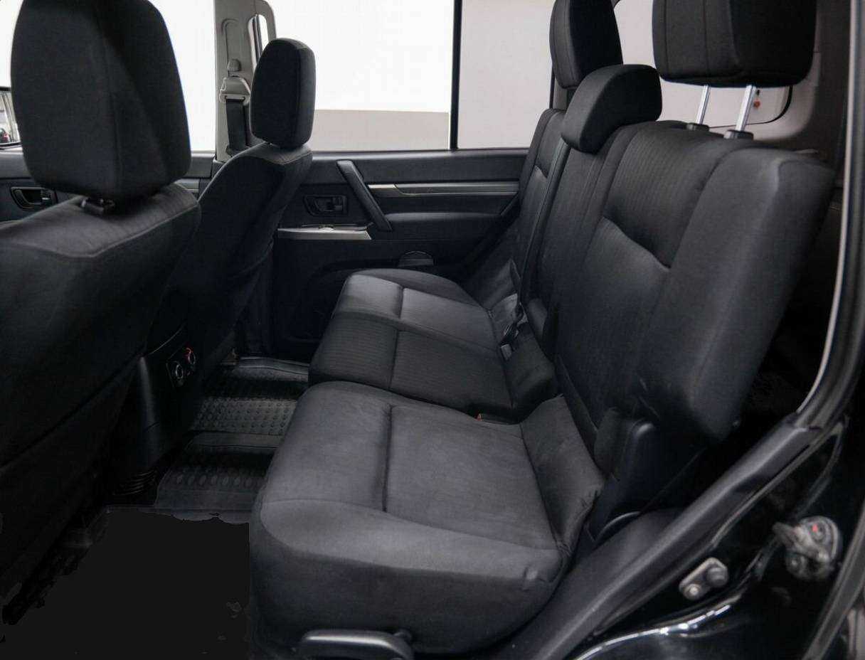 Mitsubishi Pajero с пробегом — 2011 год. Фото: #15