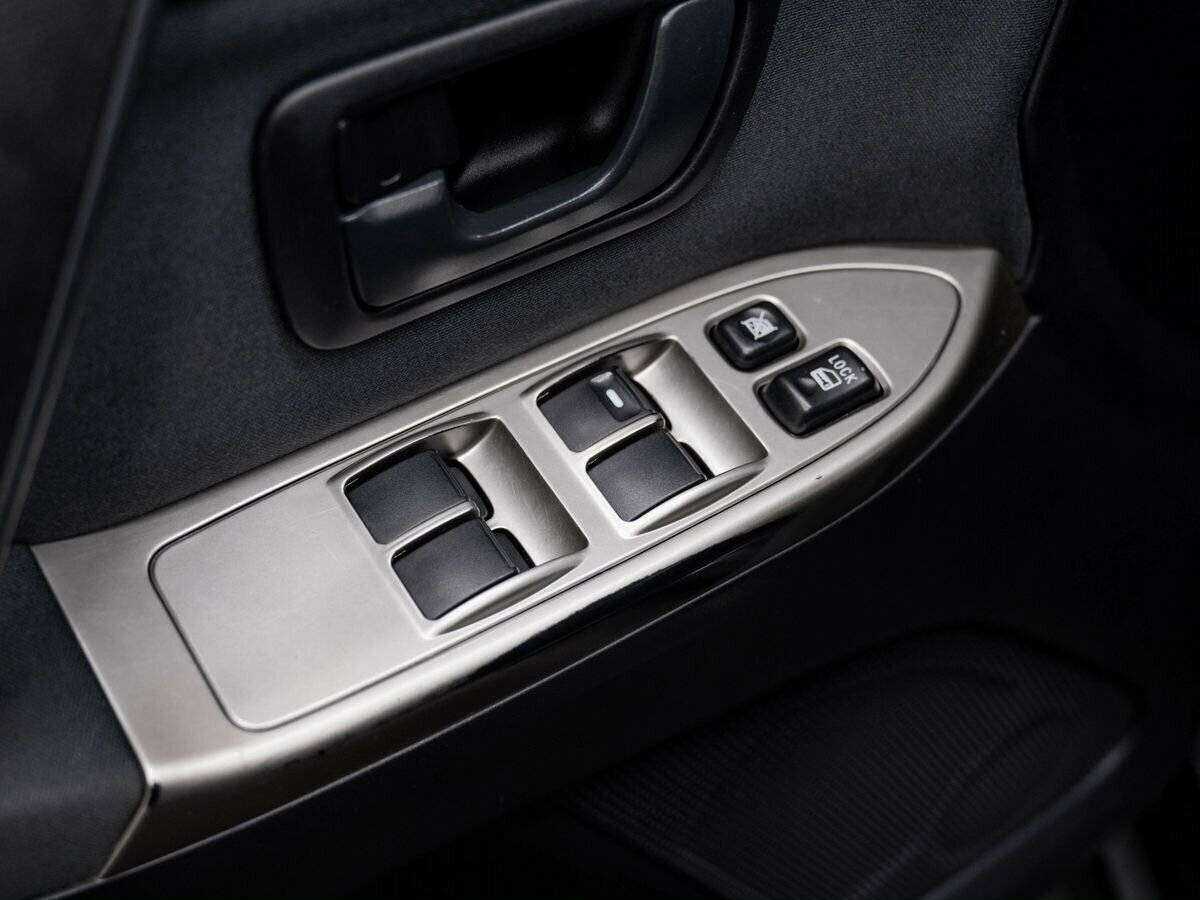 Mitsubishi Pajero с пробегом — 2011 год. Фото: #18