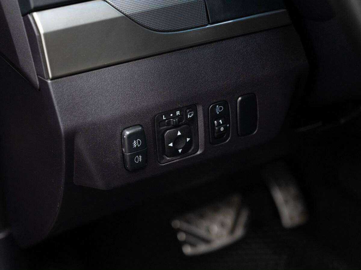 Mitsubishi Pajero с пробегом — 2011 год. Фото: #19