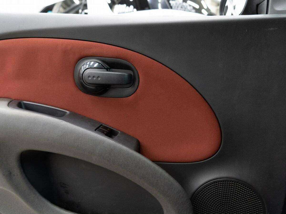 Nissan Micra с пробегом — 2007 год. Фото: #11