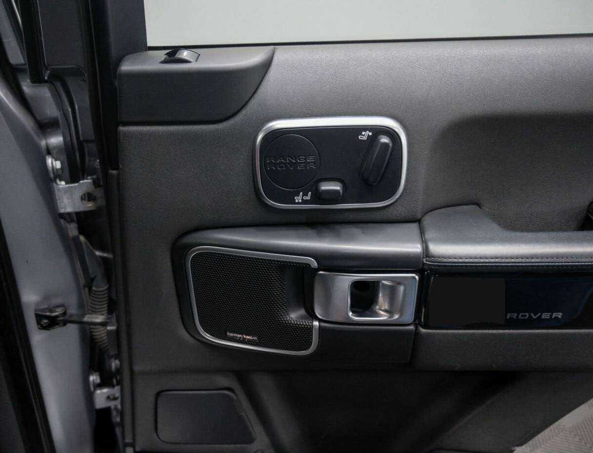 Land Rover Range Rover с пробегом — 2011 год. Фото: #10