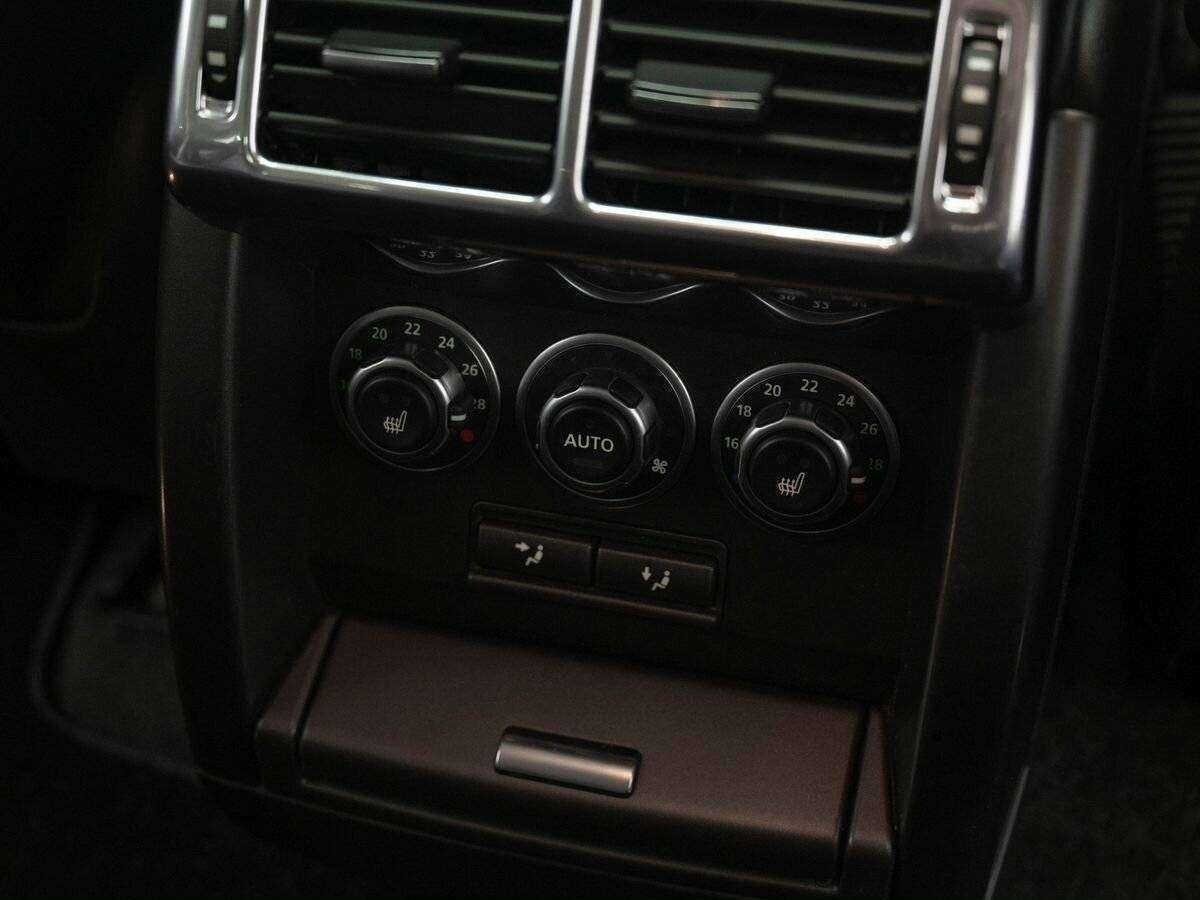 Land Rover Range Rover с пробегом — 2011 год. Фото: #11