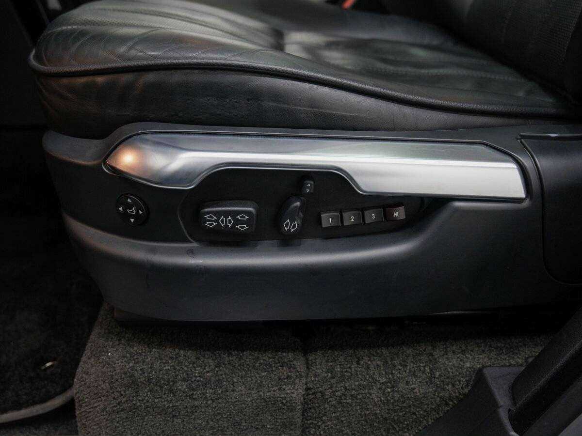 Land Rover Range Rover с пробегом — 2011 год. Фото: #17