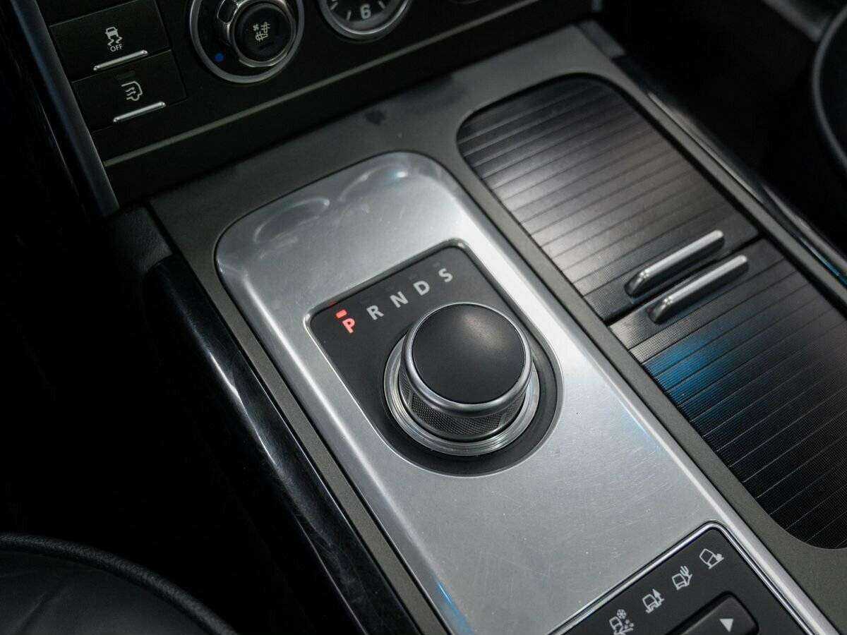 Land Rover Range Rover с пробегом — 2011 год. Фото: #21