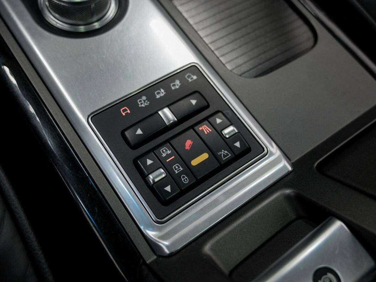 Land Rover Range Rover с пробегом — 2011 год. Фото: #22