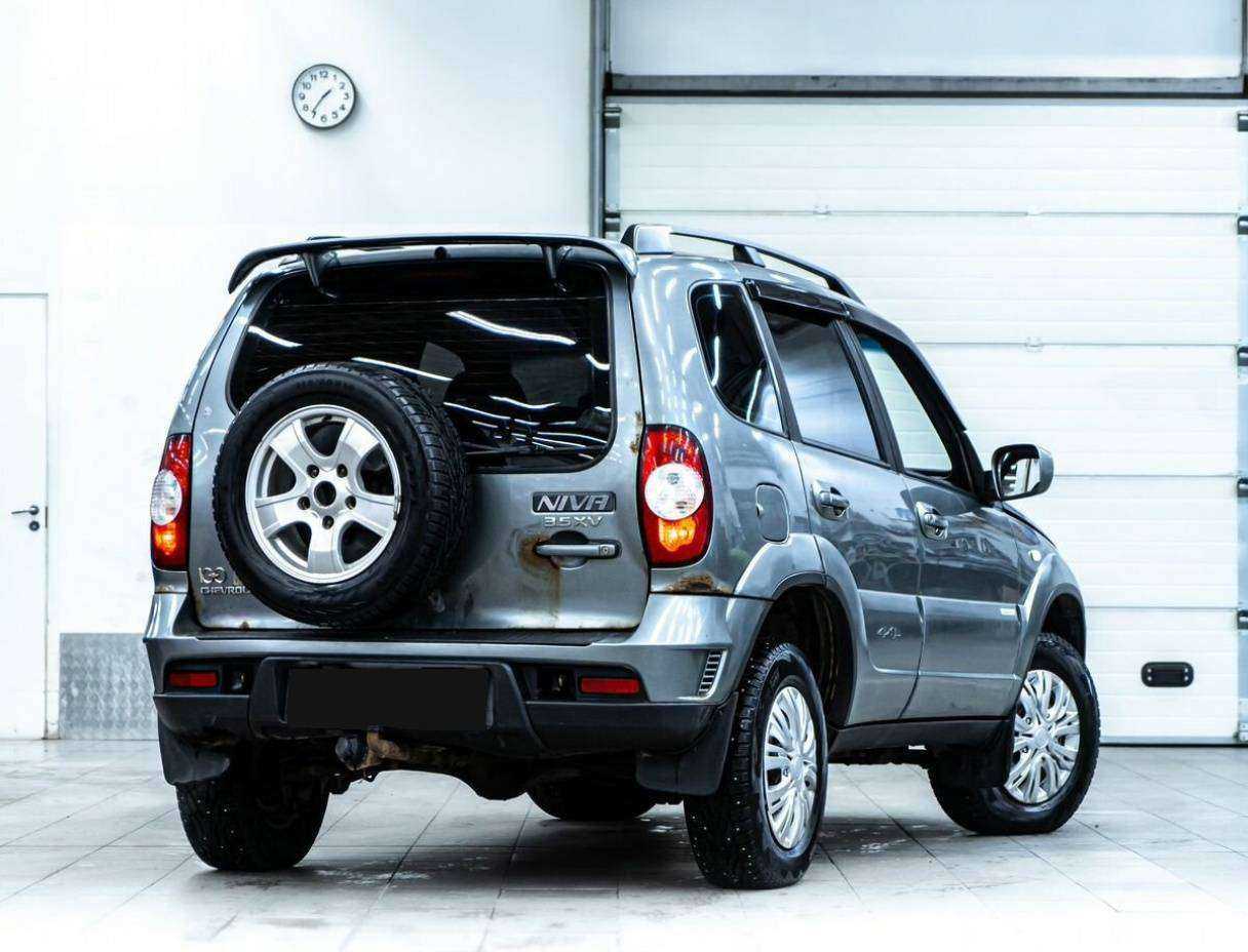 Chevrolet Niva с пробегом — 2011 год. Фото: #2