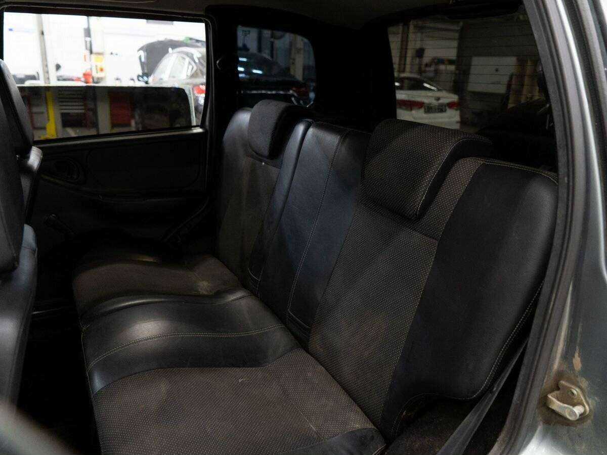 Chevrolet Niva с пробегом — 2011 год. Фото: #6