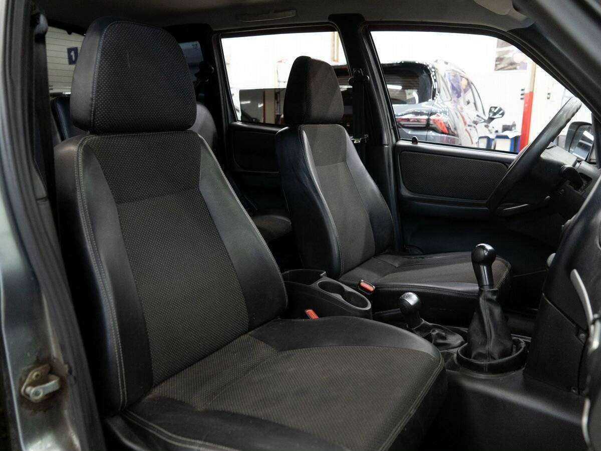 Chevrolet Niva с пробегом — 2011 год. Фото: #8